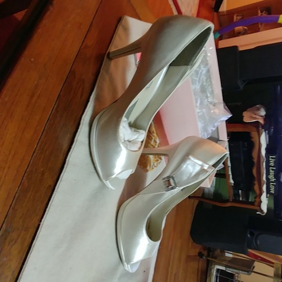 Touch ups wedding prom shoes 8 M - Picture 2 of 4